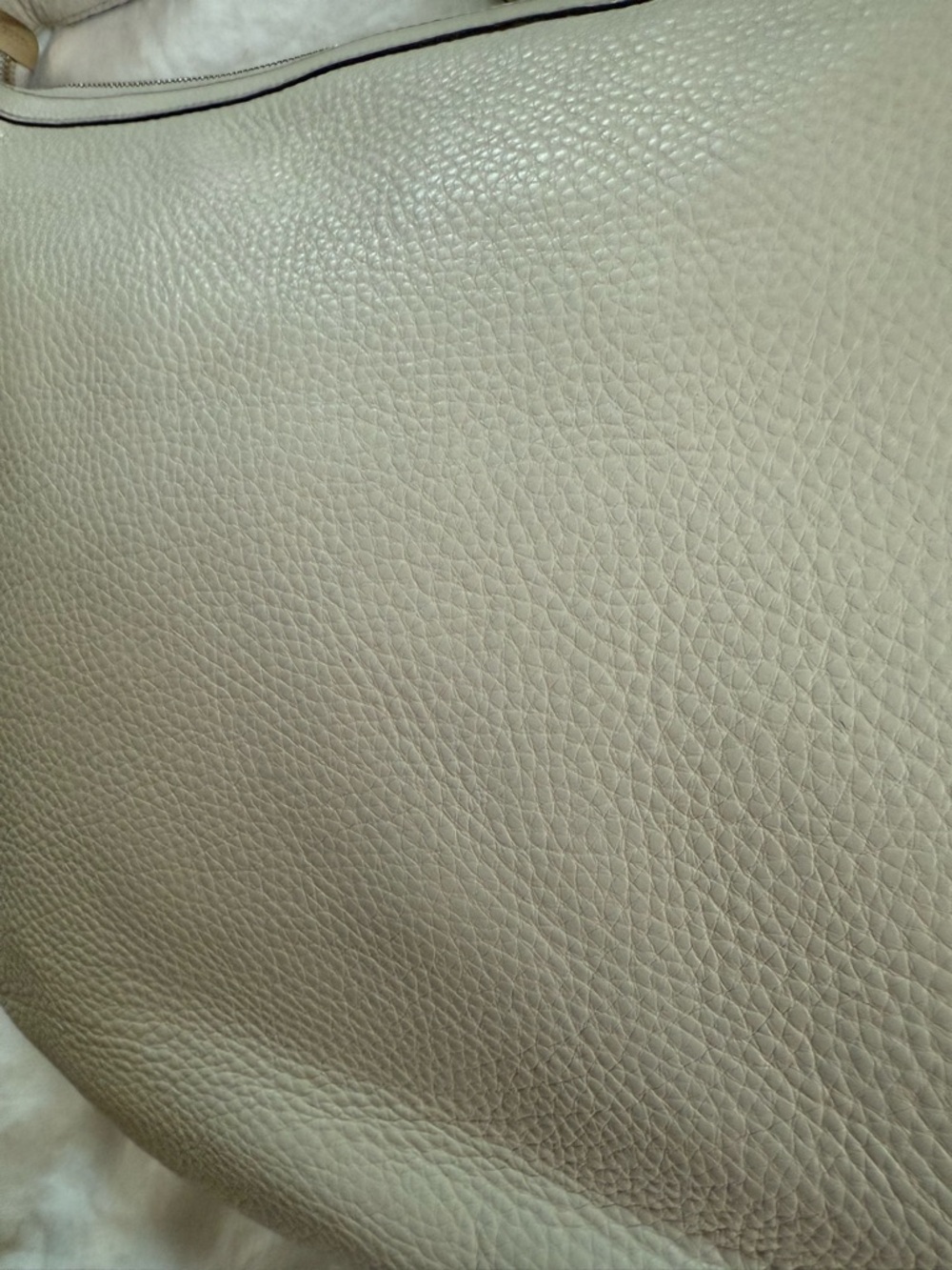 Gucci Light Beige Soho Disco Pebbled Leather Crossbody